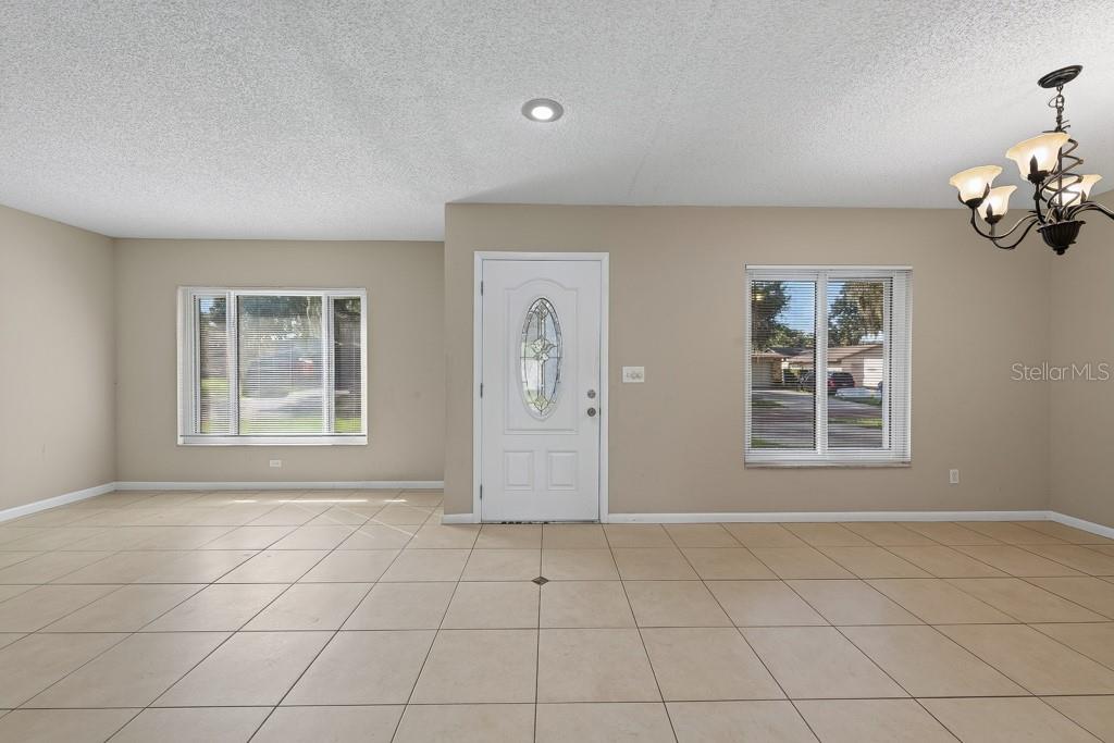 518 WYNNWOOD DR — photo 2