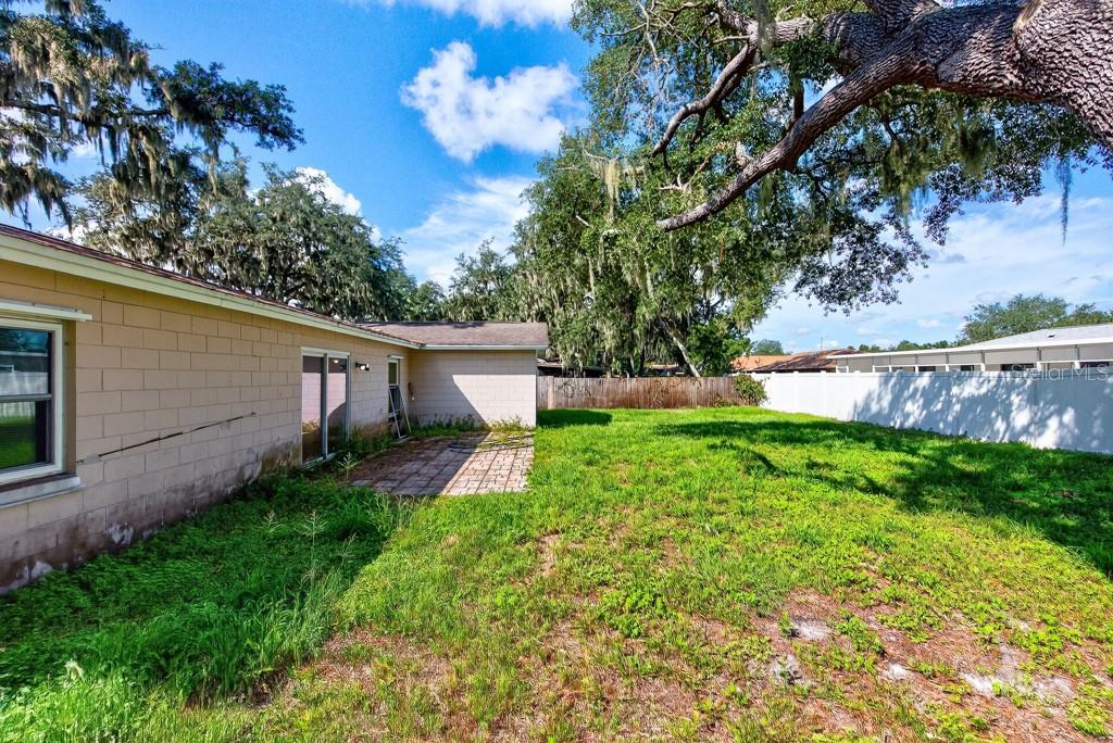 518 WYNNWOOD DR — photo 48