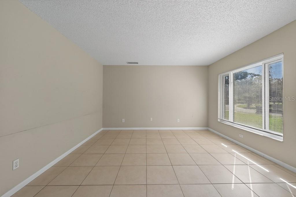 518 WYNNWOOD DR — photo 9