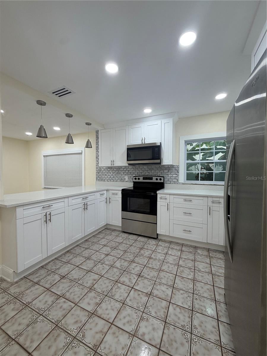 3318 W AILEEN ST — photo 9