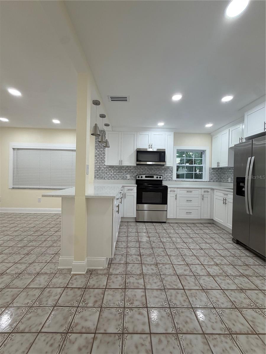 3318 W AILEEN ST — photo 11