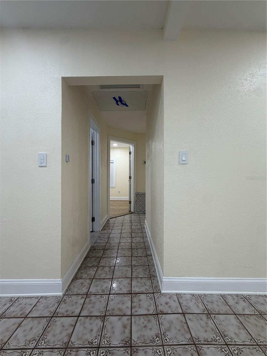 3318 W AILEEN ST — photo 10
