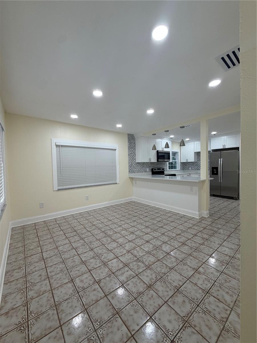 3318 W AILEEN ST — photo 4