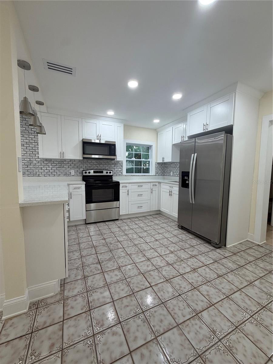 3318 W AILEEN ST — photo 12