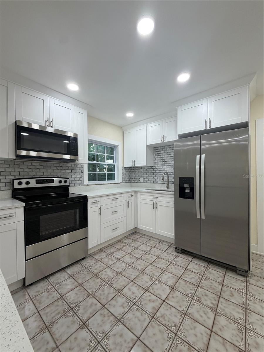 3318 W AILEEN ST — photo 7