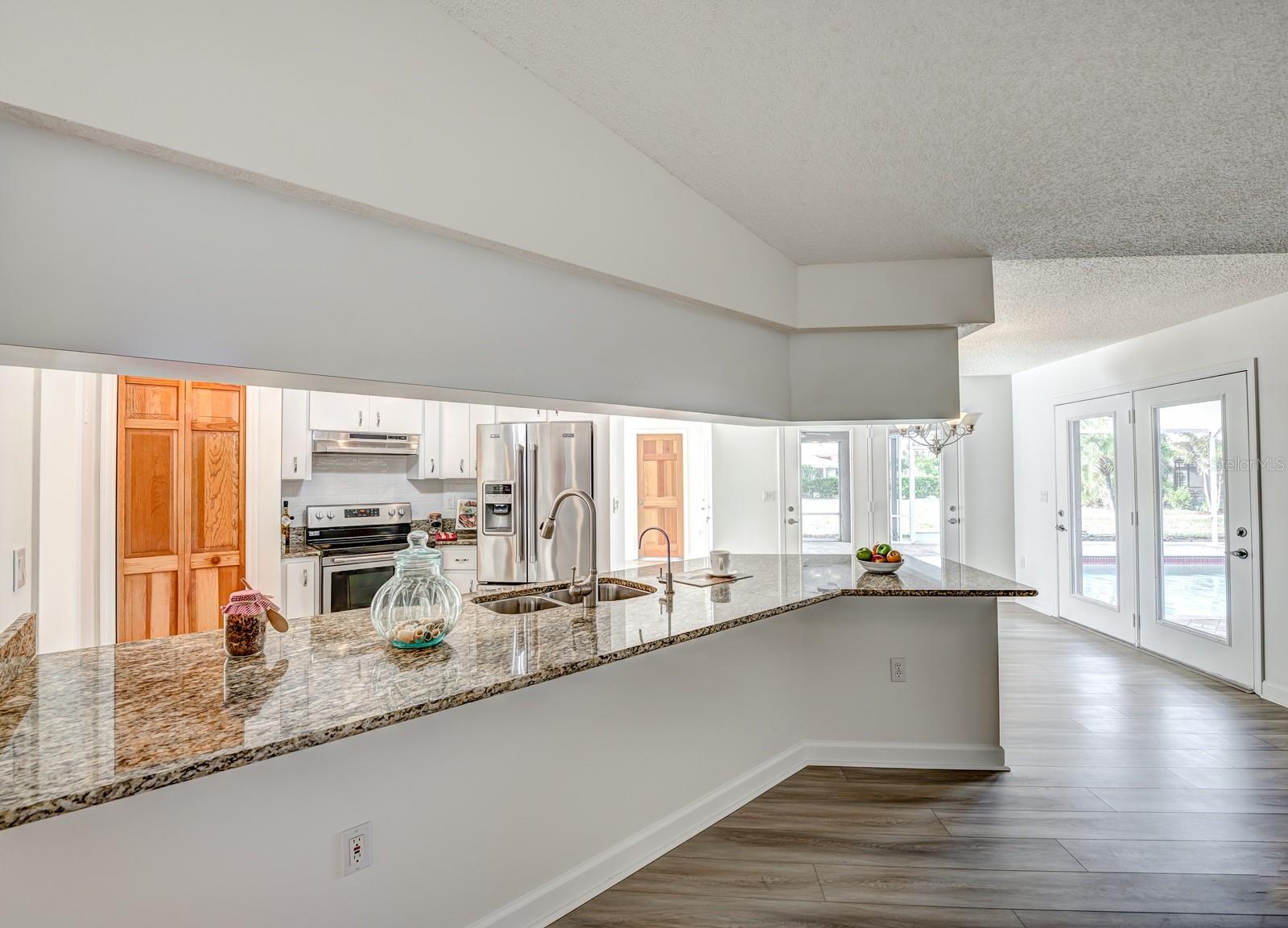 12 BRENTWOOD LN — photo 11