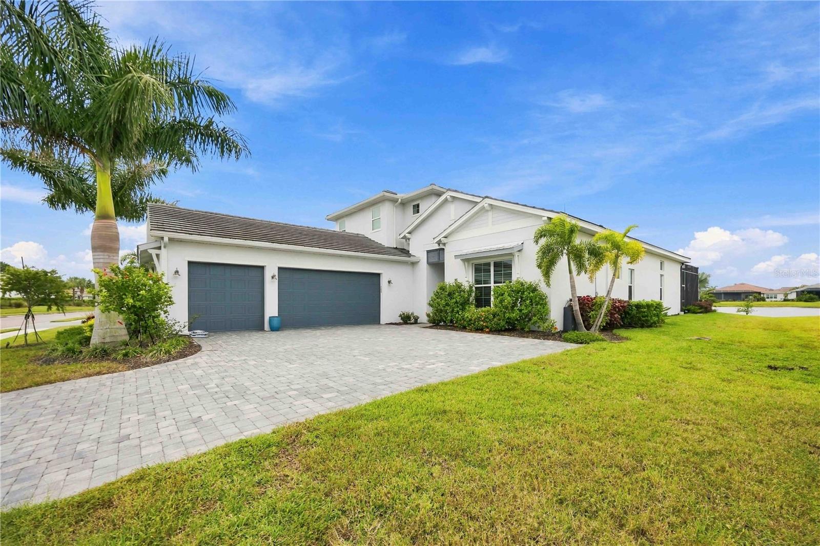 8110 REDONDA LOOP — photo 2