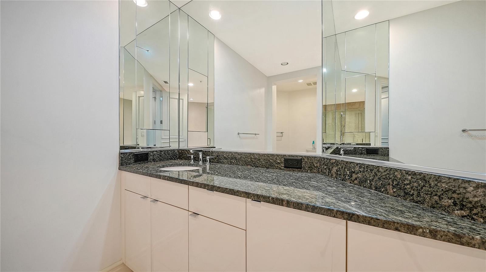 500 S PALM AVE #32 — photo 54