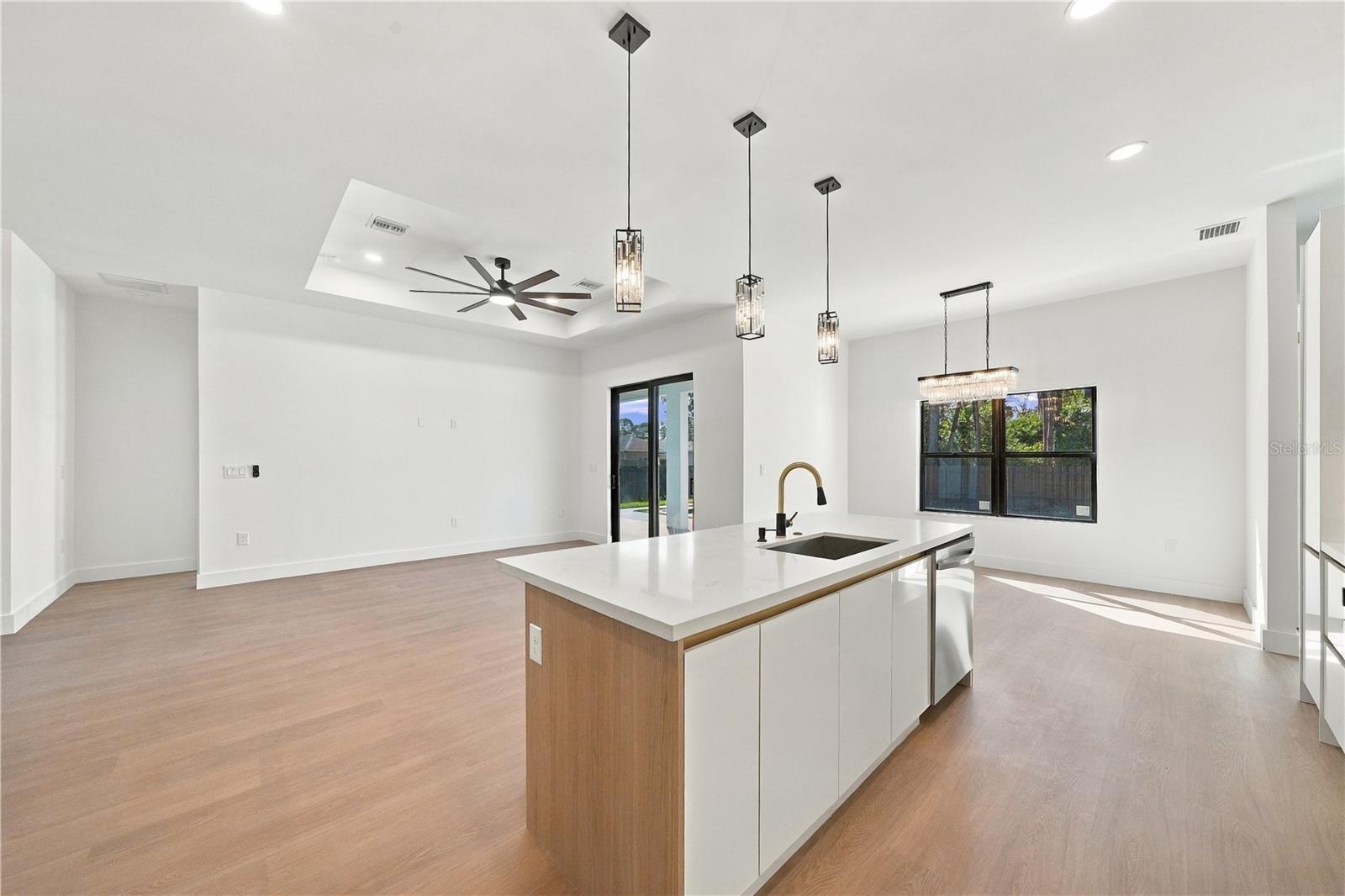 4509 ELDRON AVE — photo 5