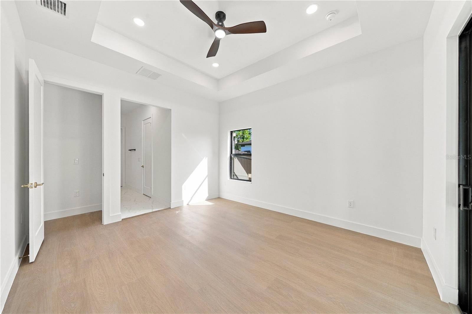 4509 ELDRON AVE — photo 12