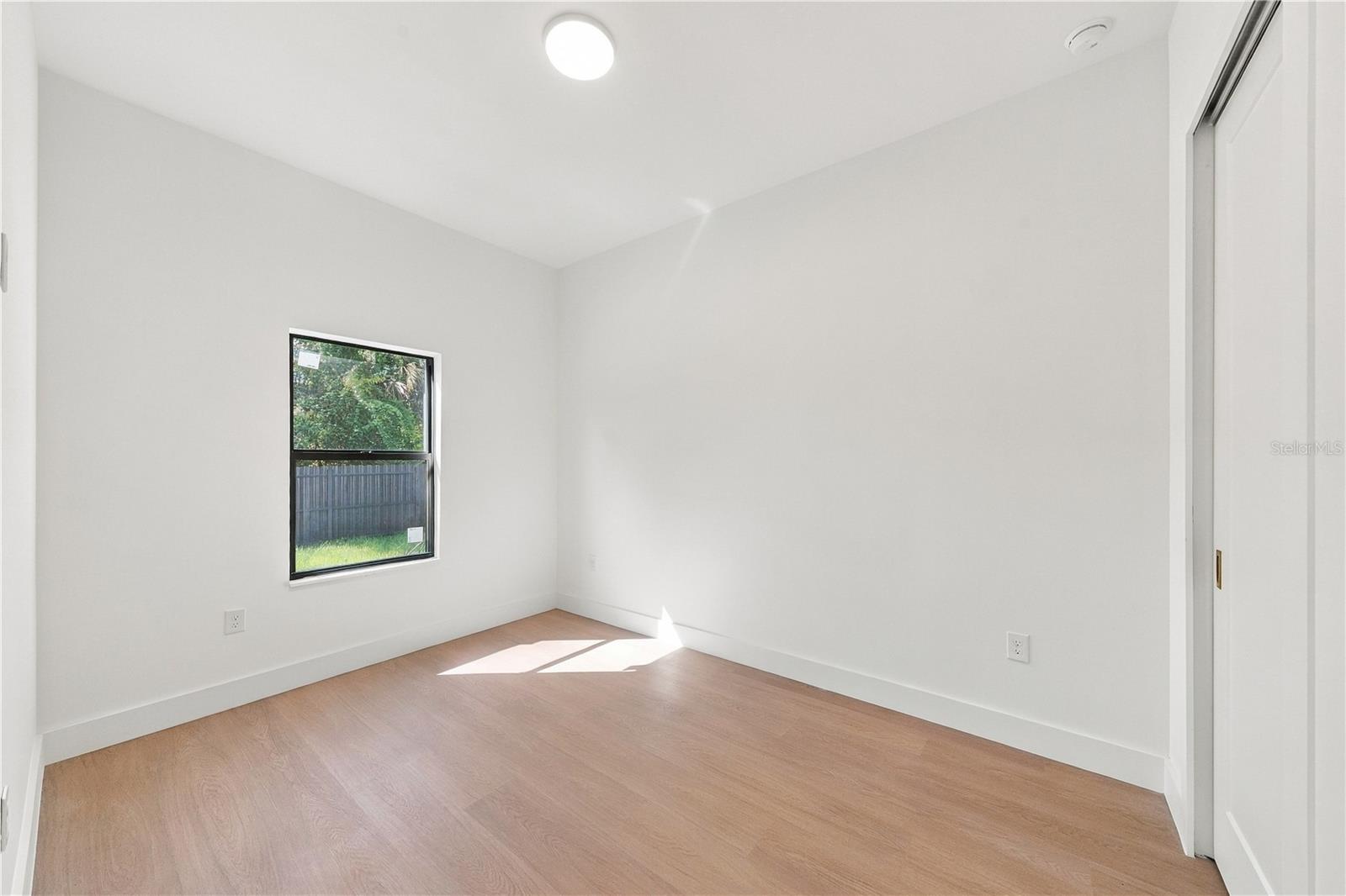 4509 ELDRON AVE — photo 18