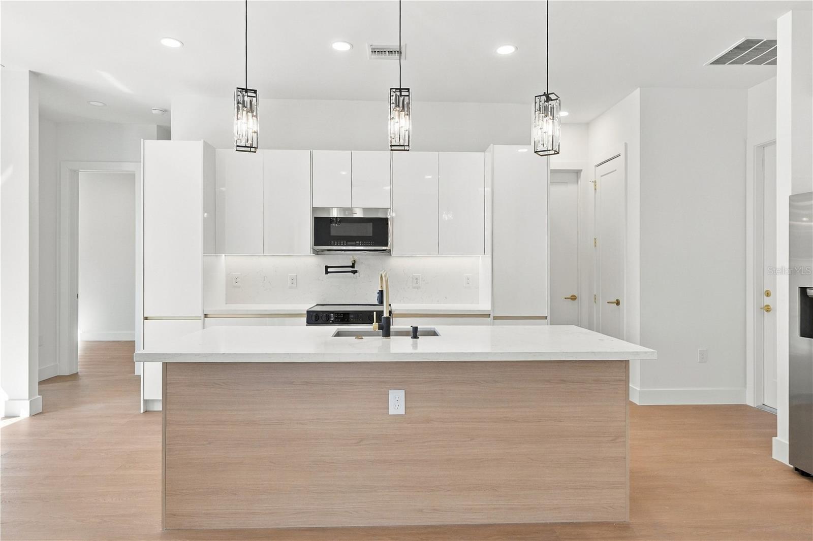 4509 ELDRON AVE — photo 9