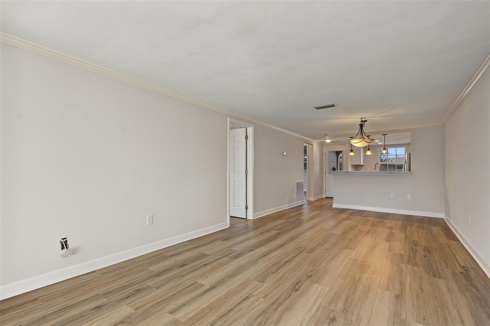 4364 SUMMERSUN DR — photo 17