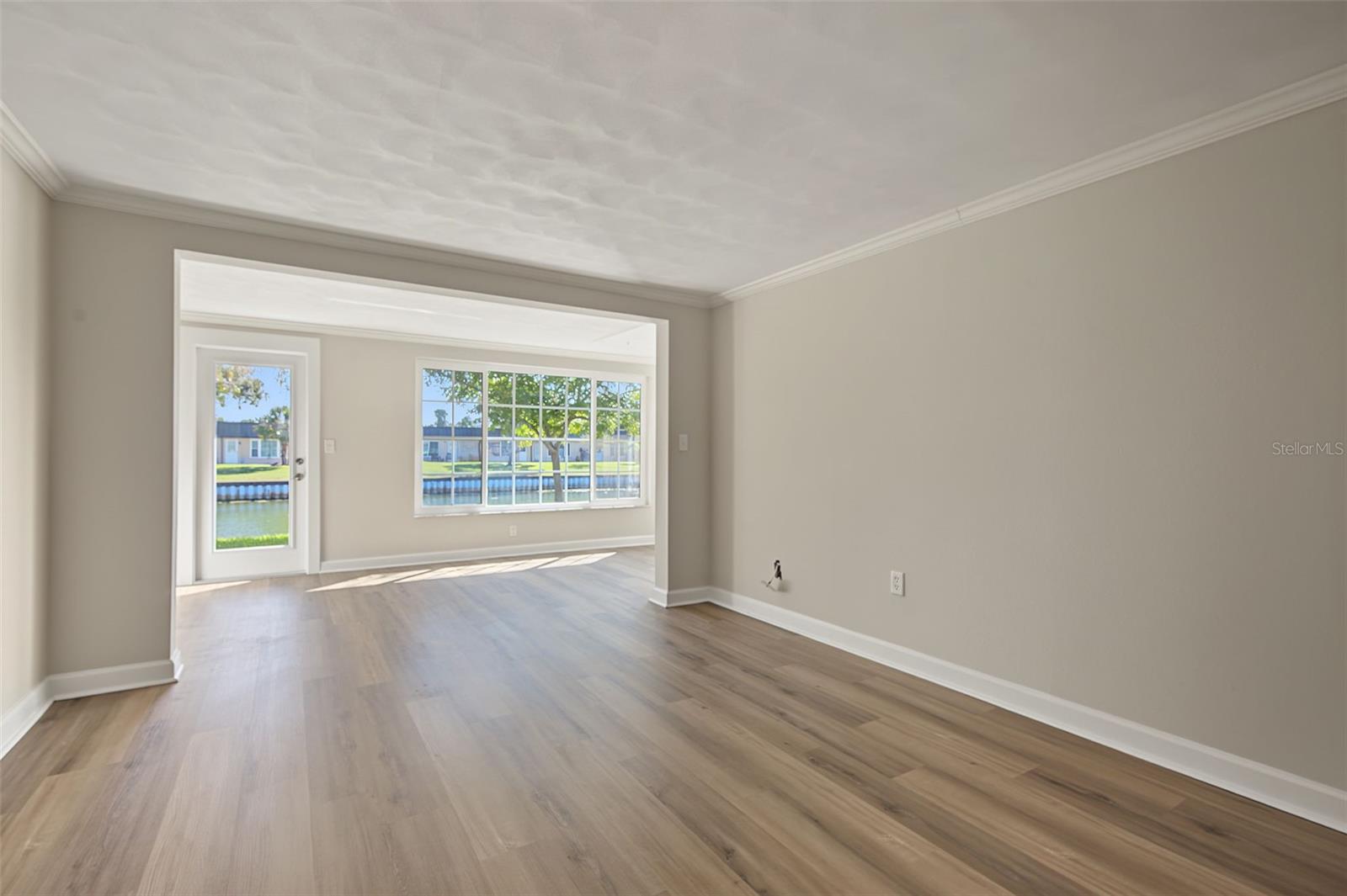 4364 SUMMERSUN DR — photo 18