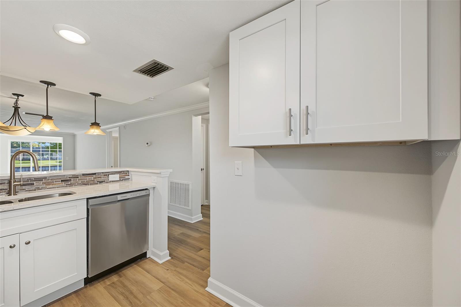 4364 SUMMERSUN DR — photo 10