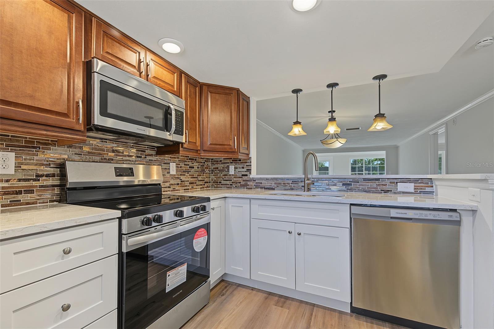 4364 SUMMERSUN DR — photo 9