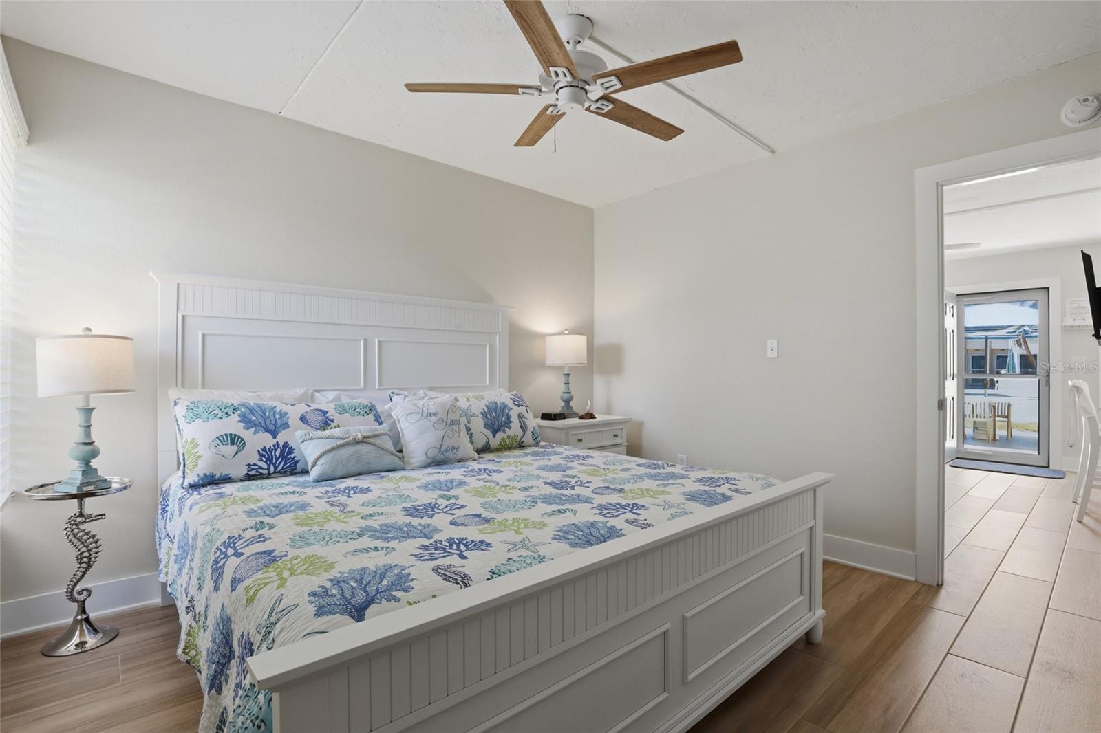 5950 MIDNIGHT PASS RD #101 — photo 14