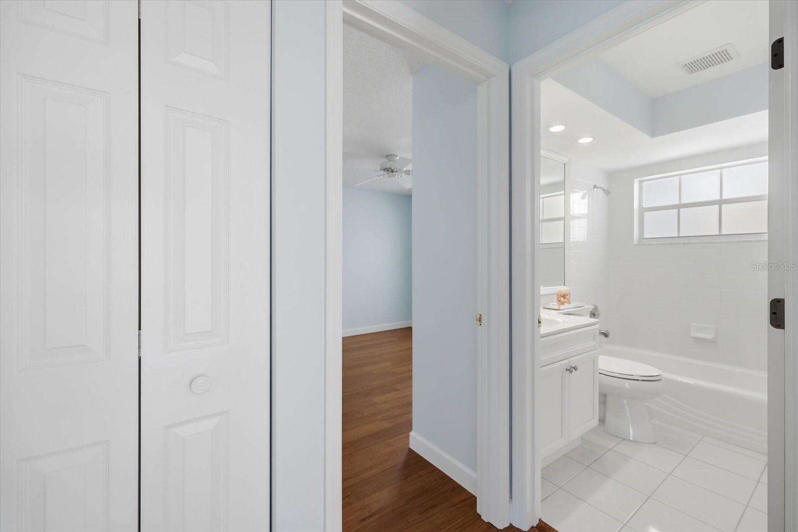 522 CLUBSIDE CIR #10 — photo 21