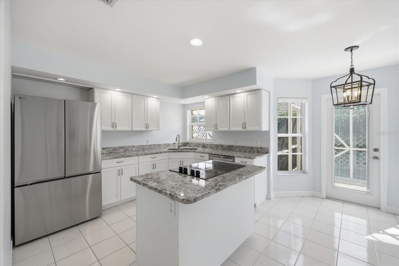 522 CLUBSIDE CIR #10 — photo 4
