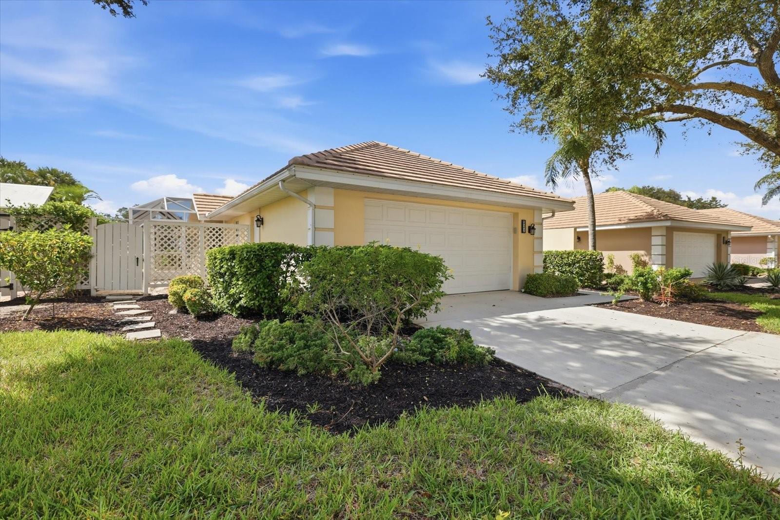 522 CLUBSIDE CIR #10 — photo 25