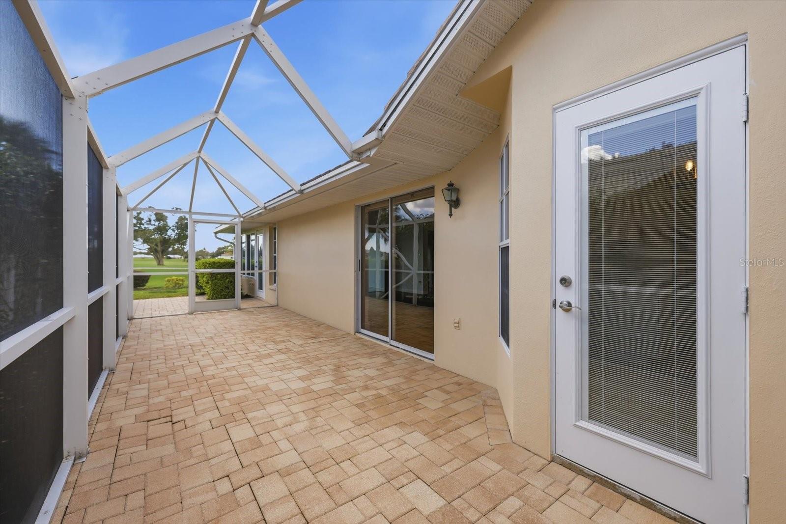 522 CLUBSIDE CIR #10 — photo 28