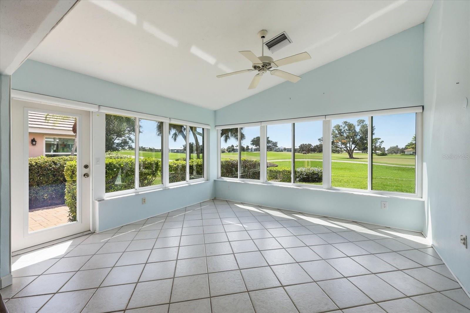 522 CLUBSIDE CIR #10 — photo 19