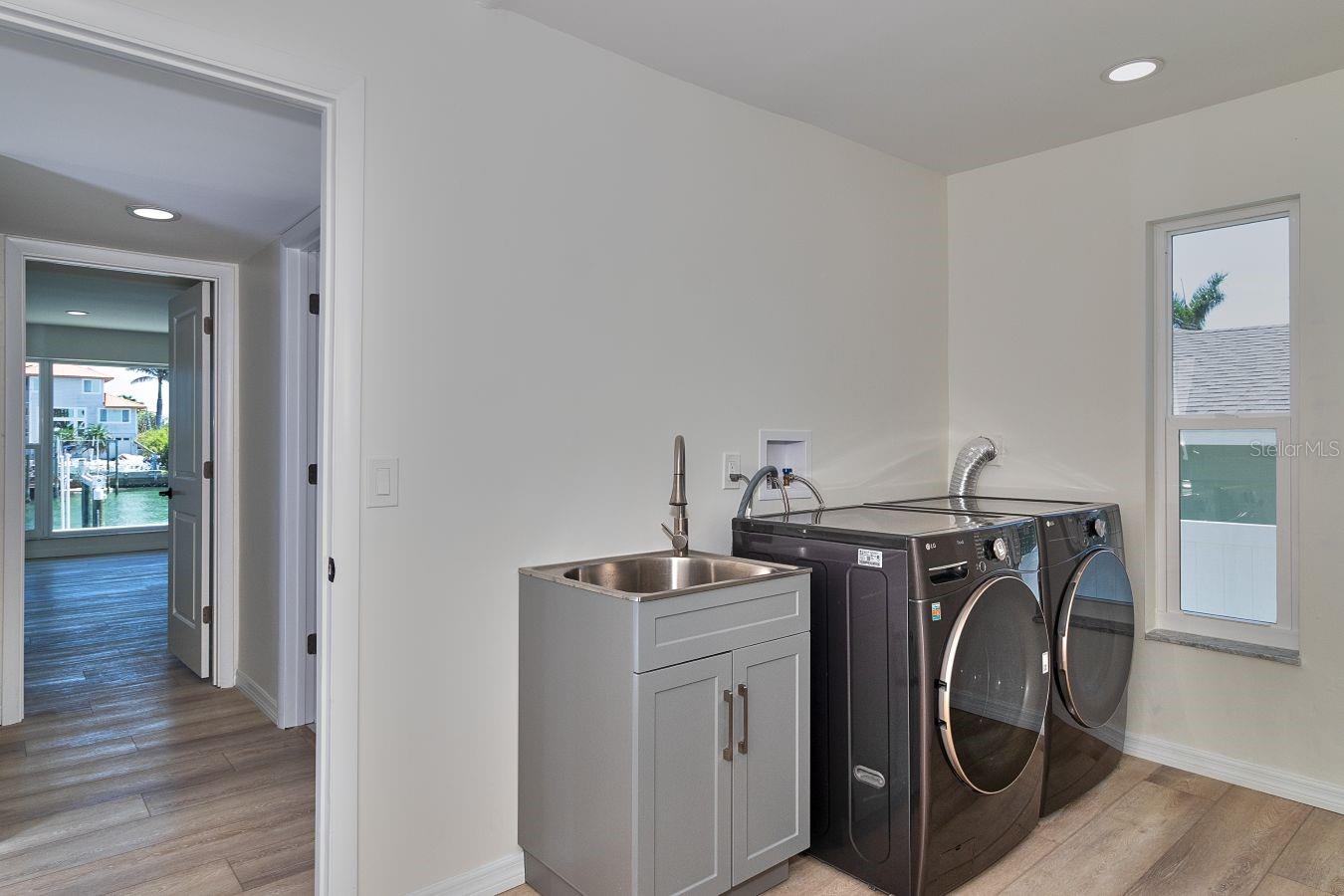 451 PALM IS NE — photo 17