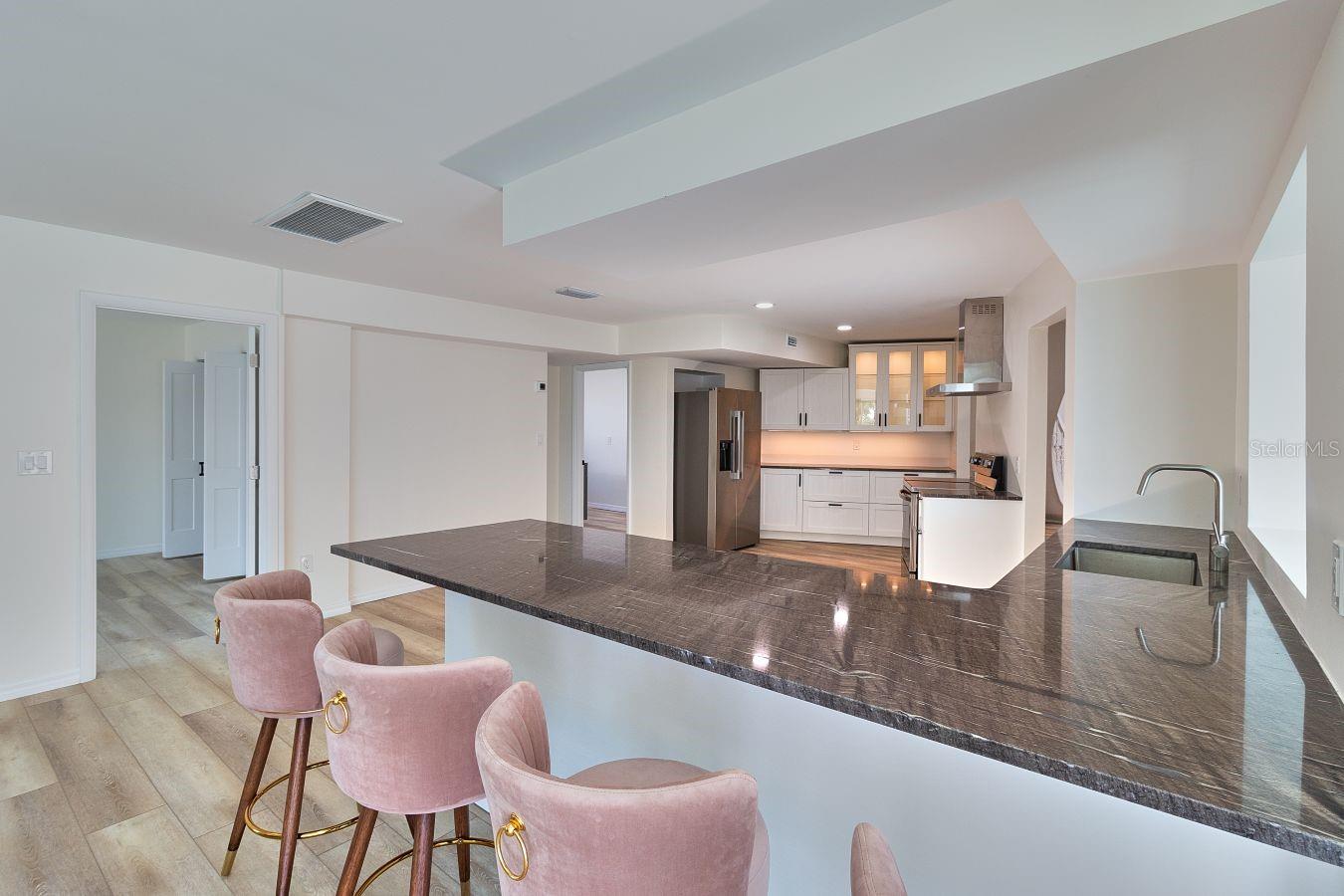 451 PALM IS NE — photo 11