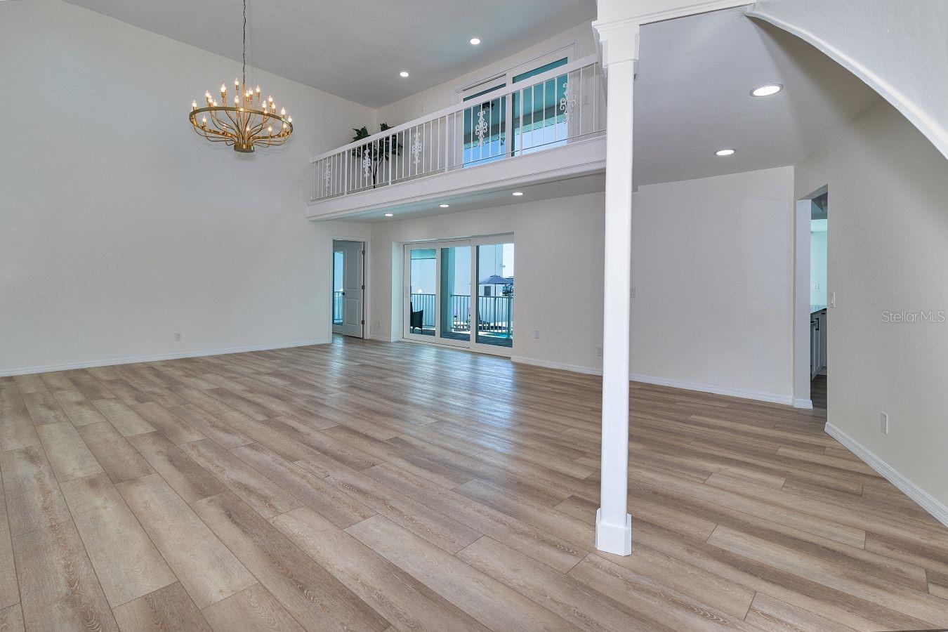 451 PALM IS NE — photo 8