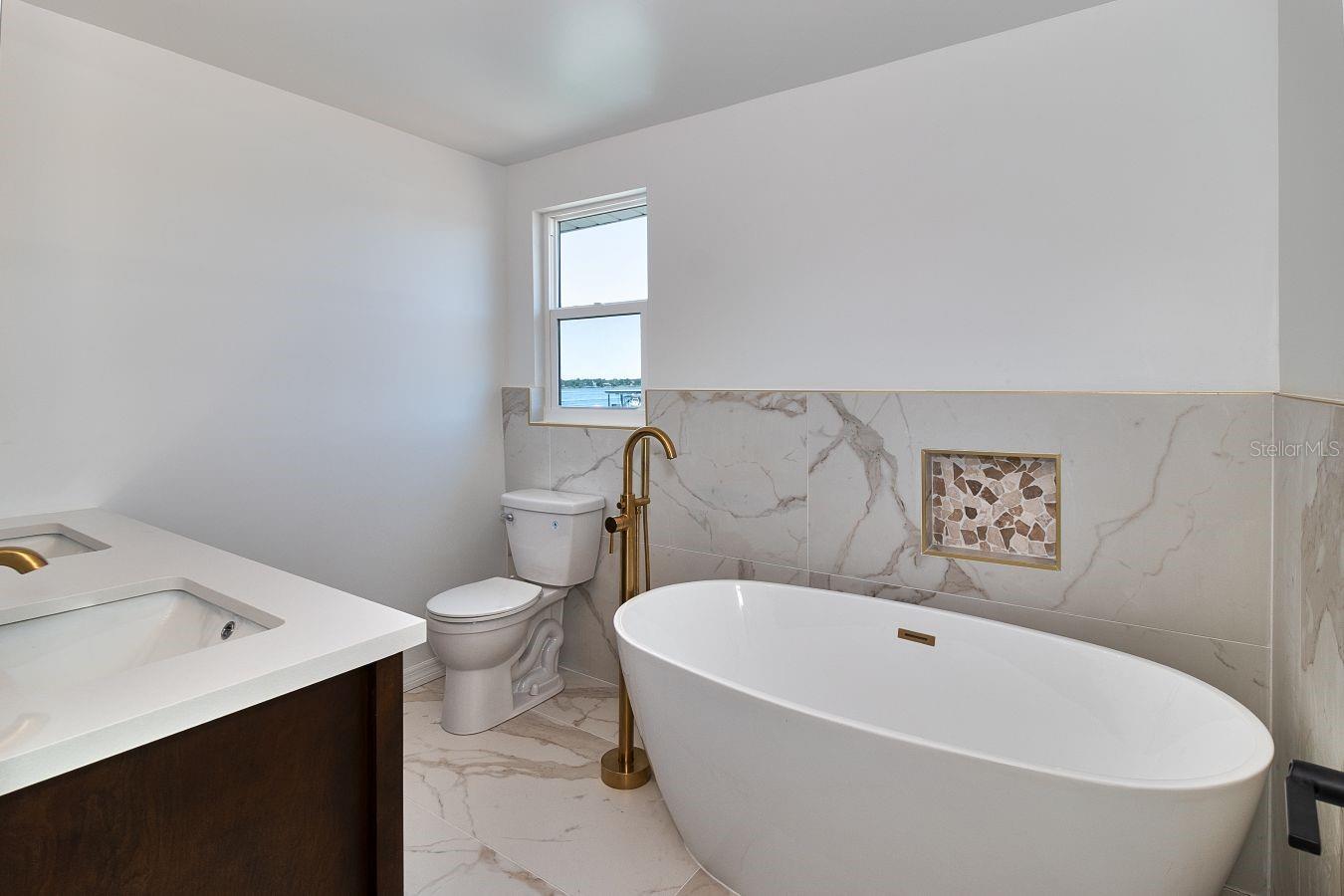 451 PALM IS NE — photo 24