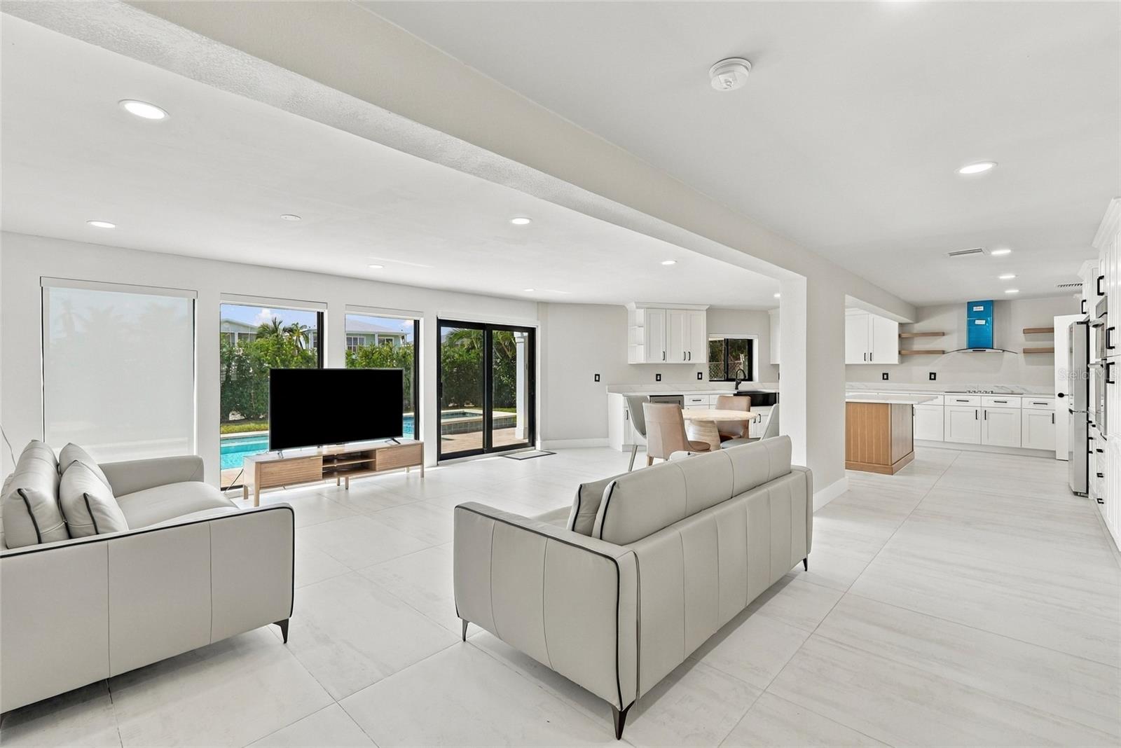 556 JOHNS PASS AVE — photo 18