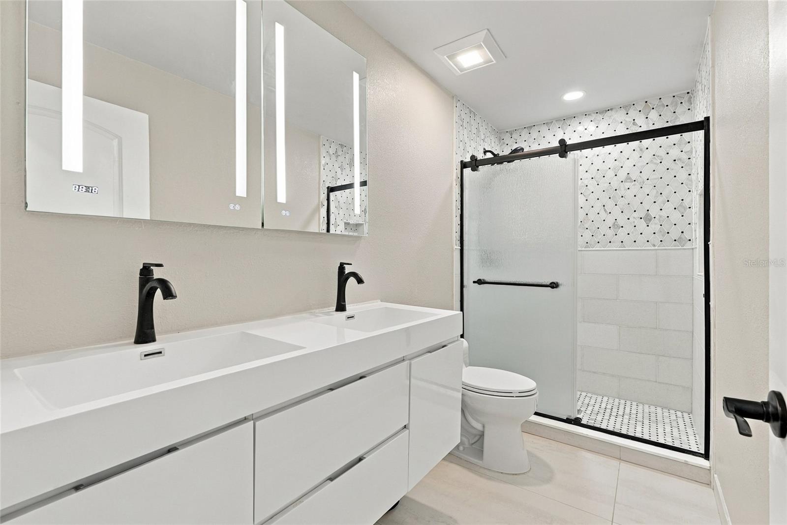 556 JOHNS PASS AVE — photo 31