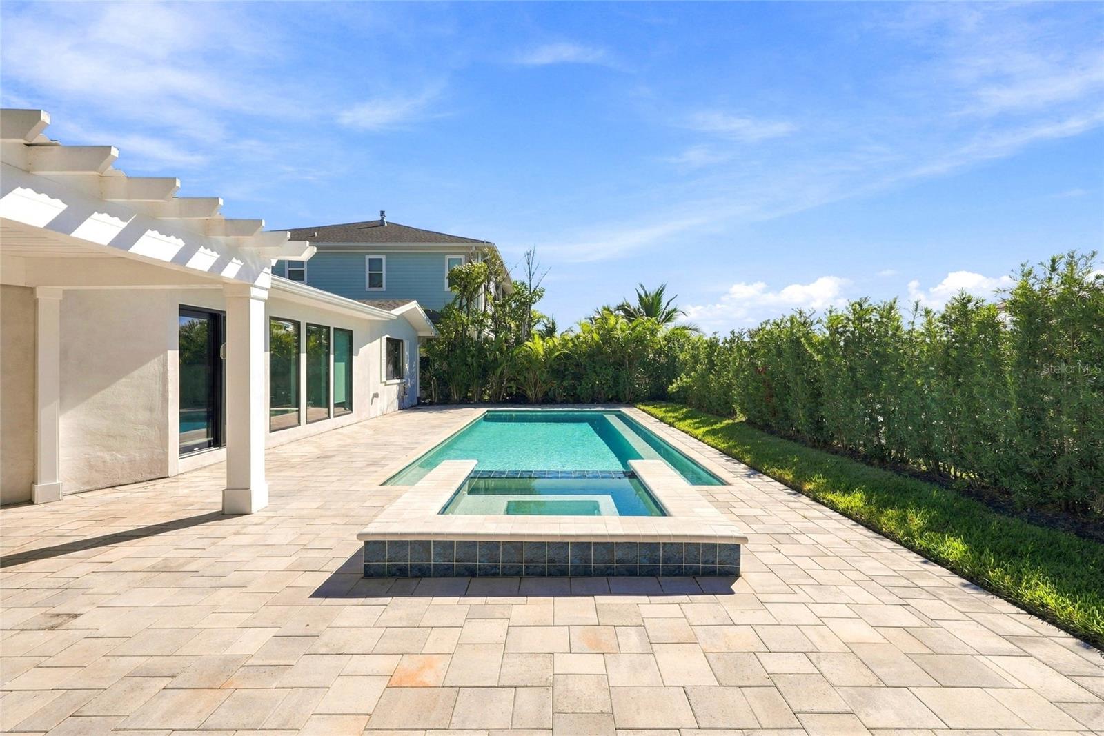 556 JOHNS PASS AVE — photo 8