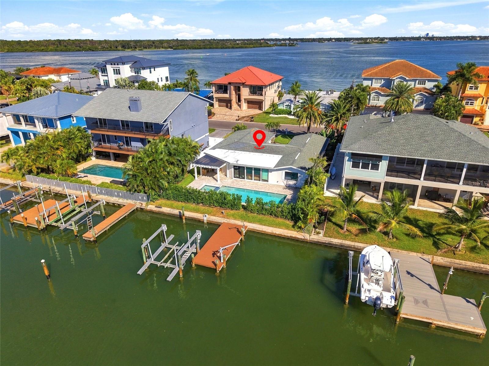 556 JOHNS PASS AVE — photo 3