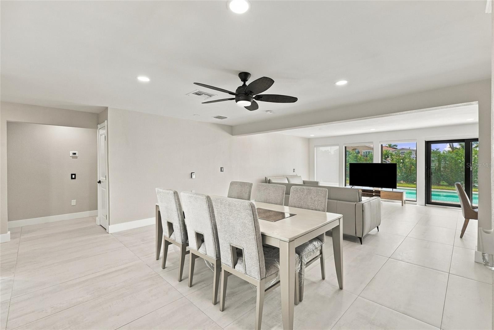 556 JOHNS PASS AVE — photo 16