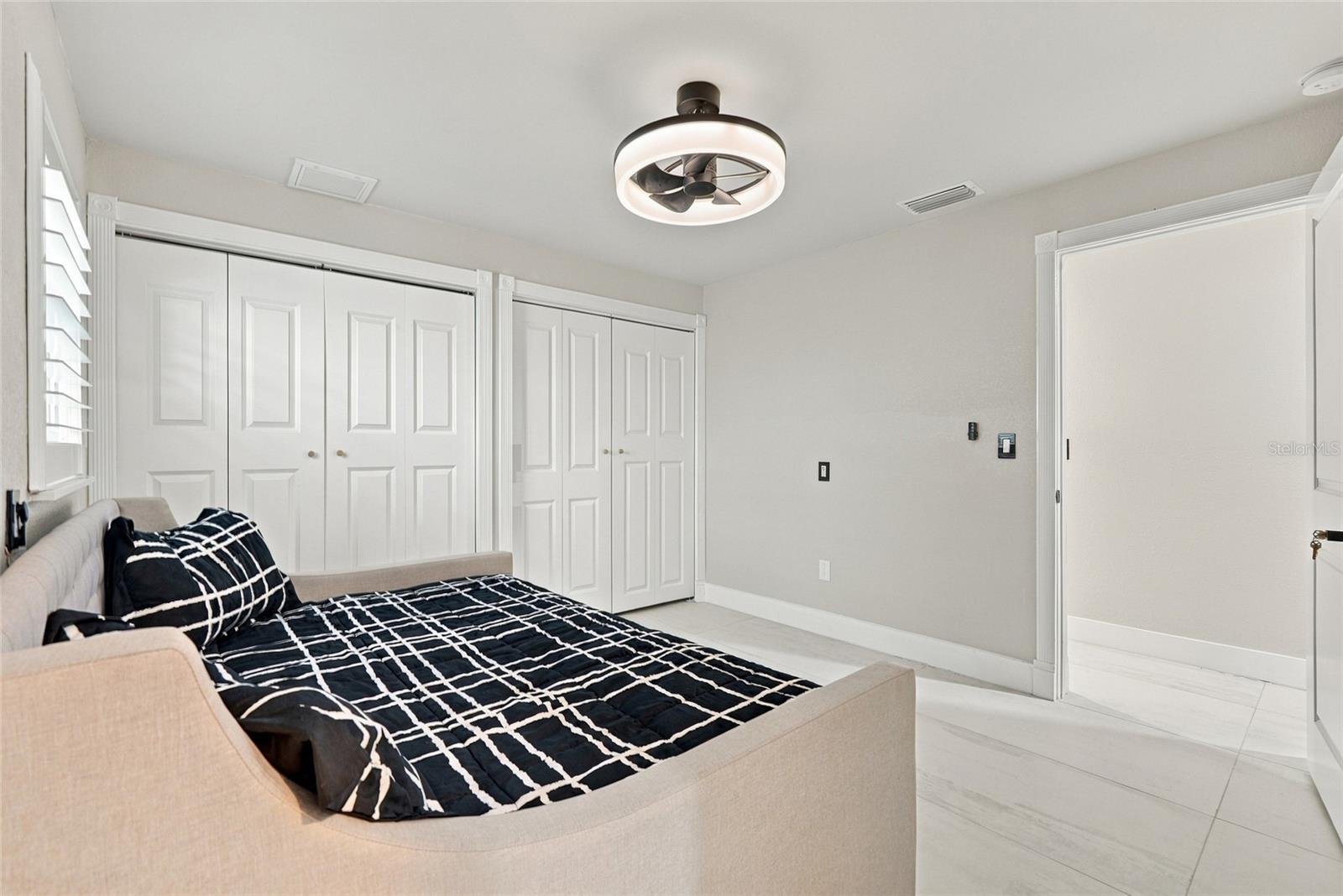 556 JOHNS PASS AVE — photo 29