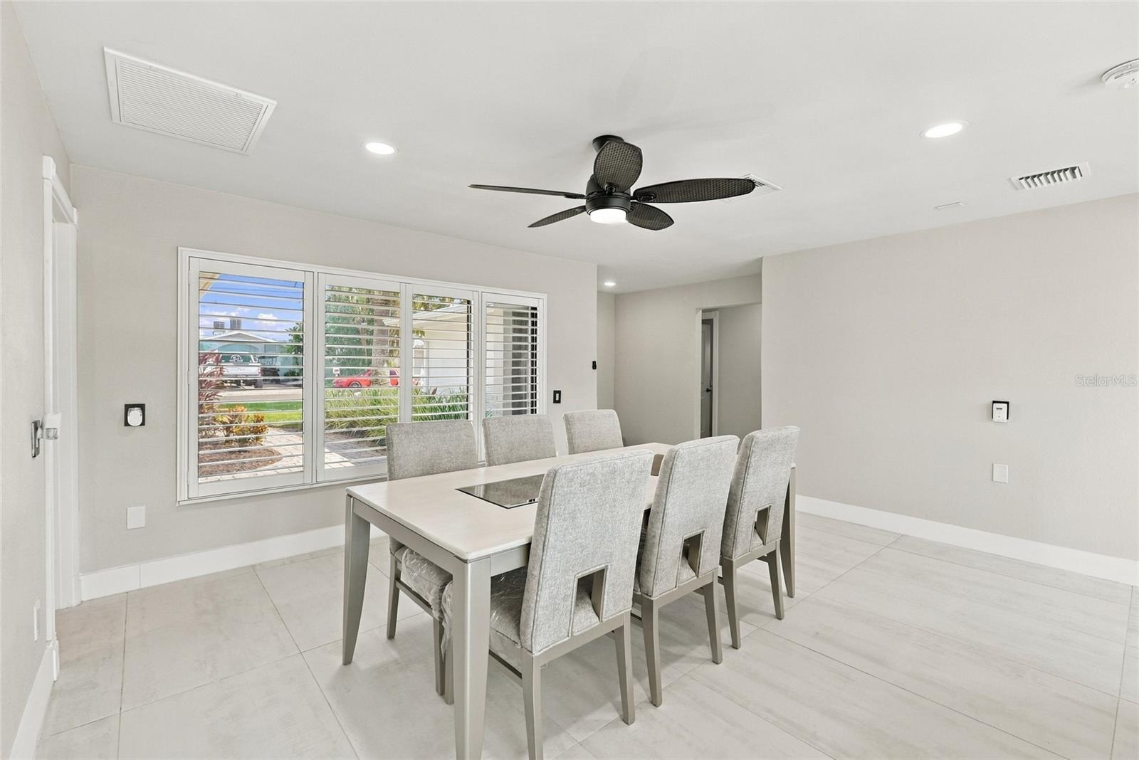 556 JOHNS PASS AVE — photo 17