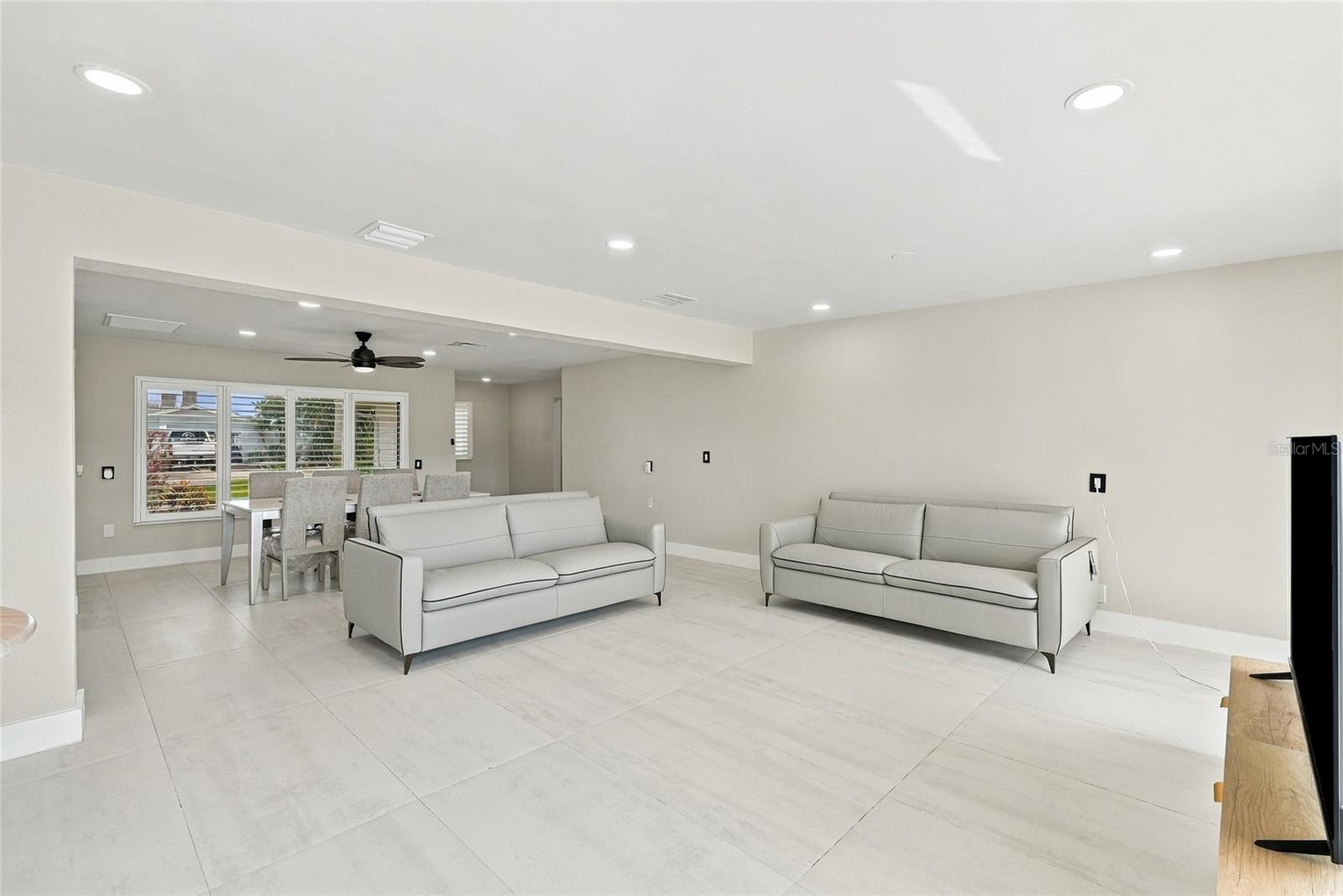 556 JOHNS PASS AVE — photo 19