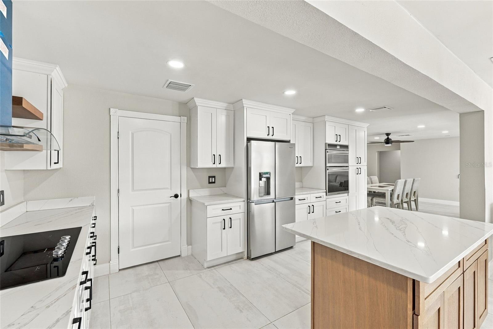 556 JOHNS PASS AVE — photo 14