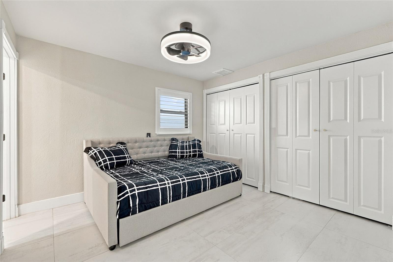 556 JOHNS PASS AVE — photo 30