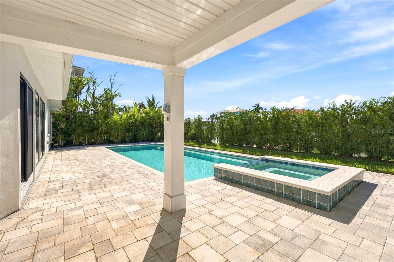 556 JOHNS PASS AVE — photo 10