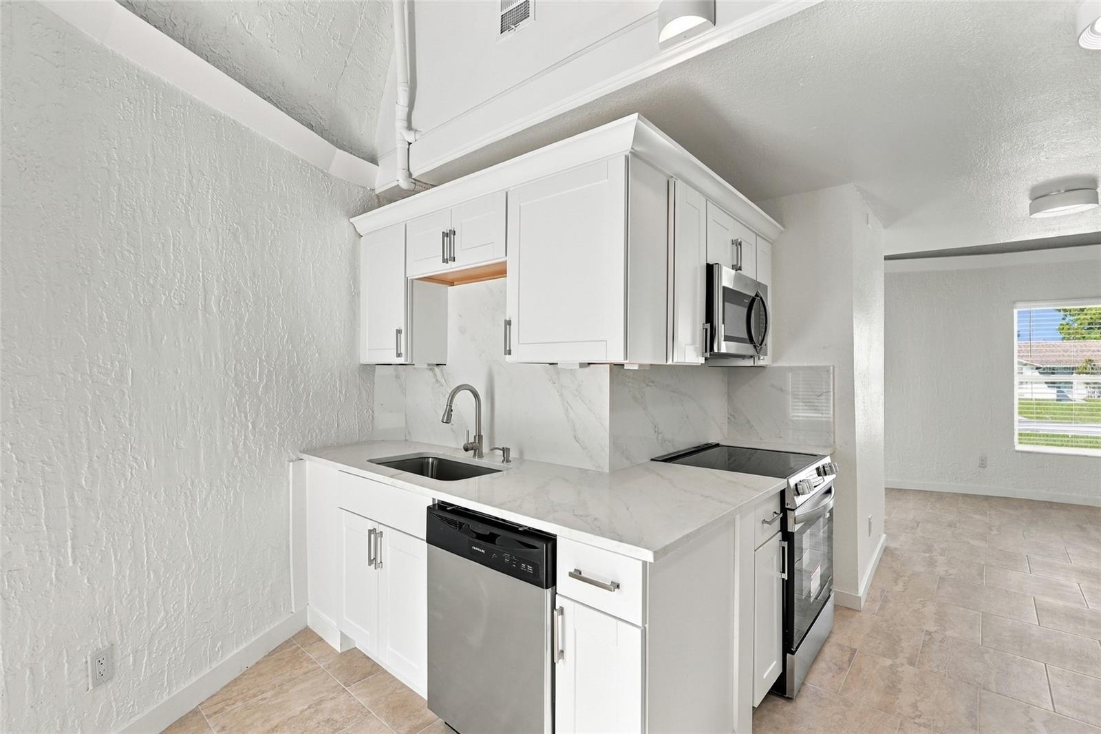2881 GENTIAN RD — photo 11
