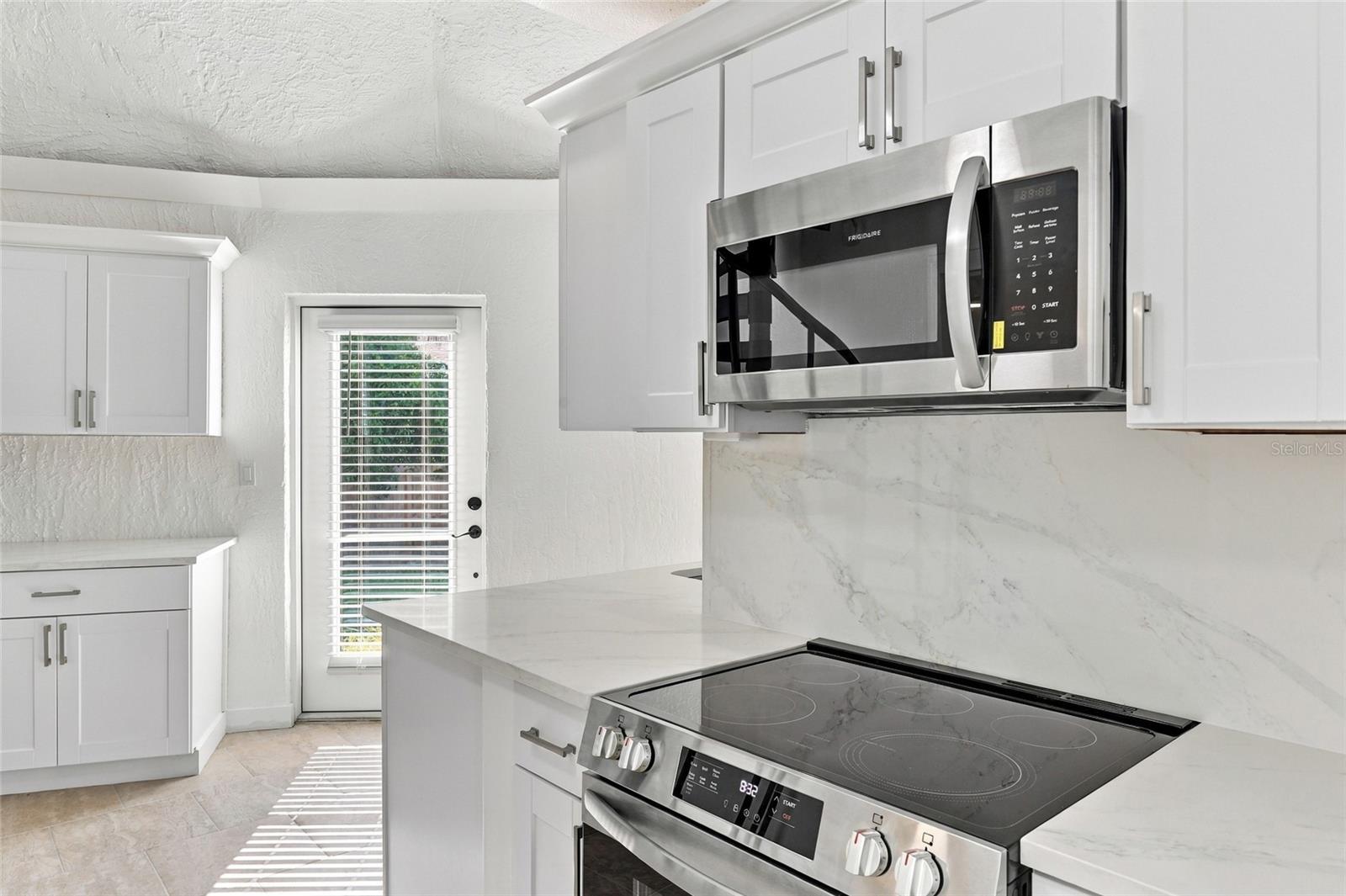 2881 GENTIAN RD — photo 10