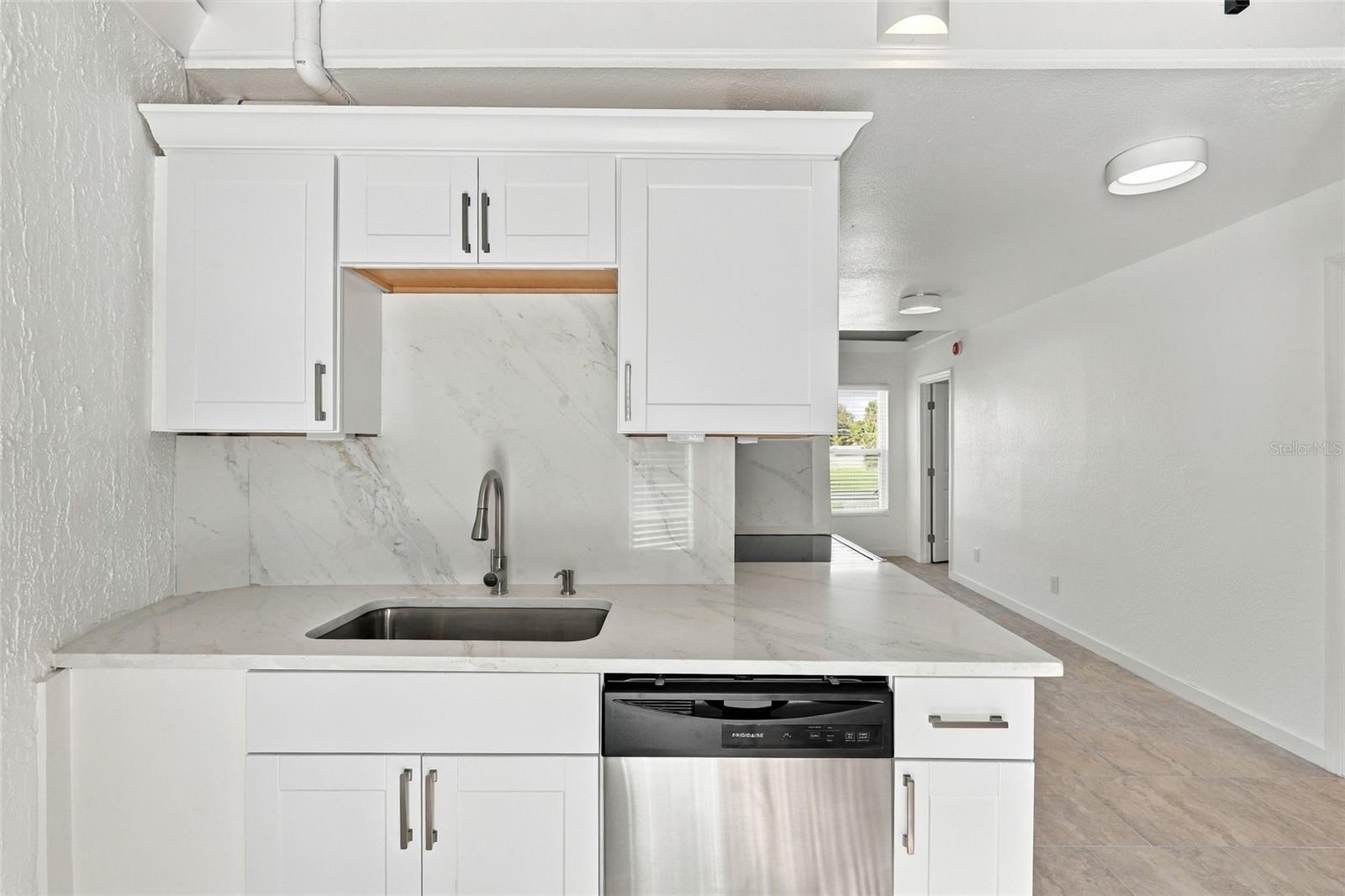 2881 GENTIAN RD — photo 12