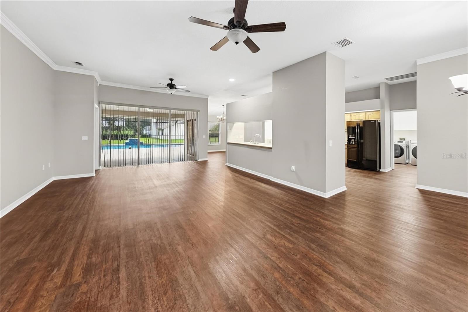 2820 CLUBHOUSE DR — photo 3