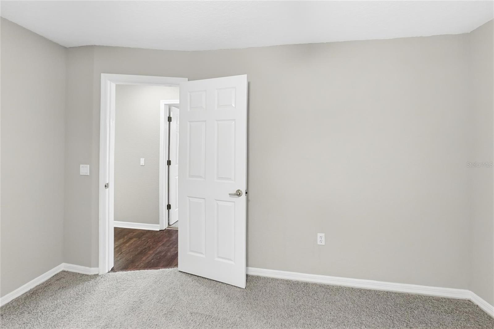 2820 CLUBHOUSE DR — photo 12