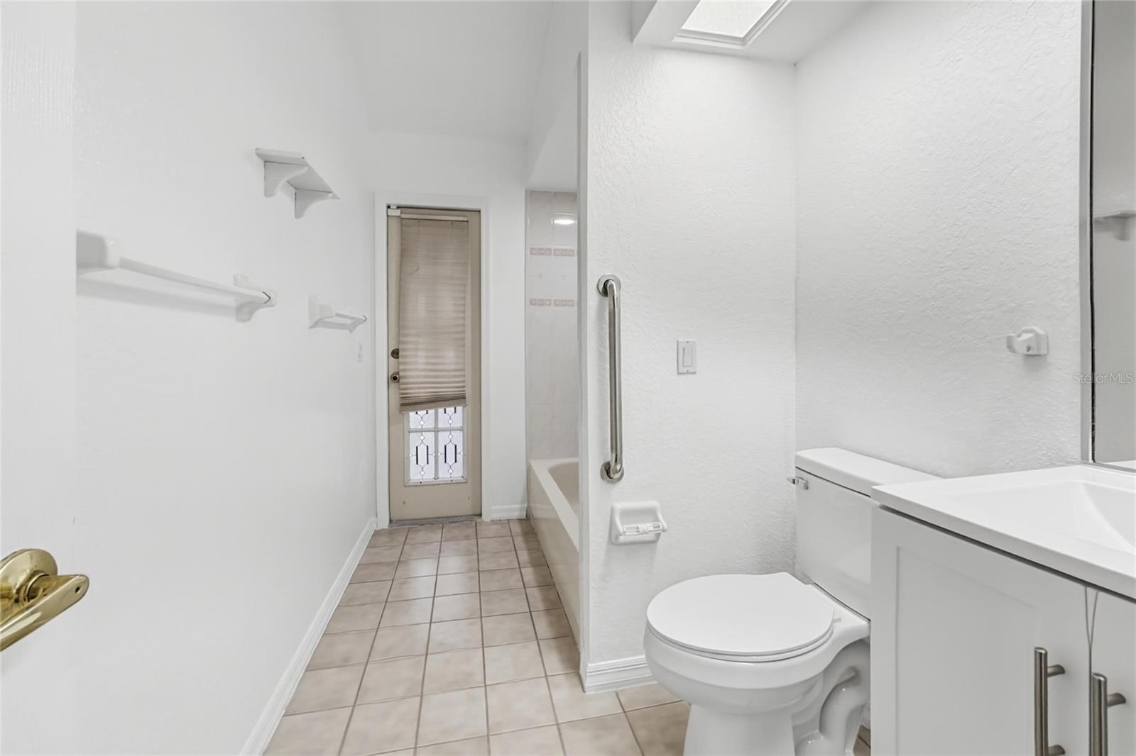 2820 CLUBHOUSE DR — photo 16