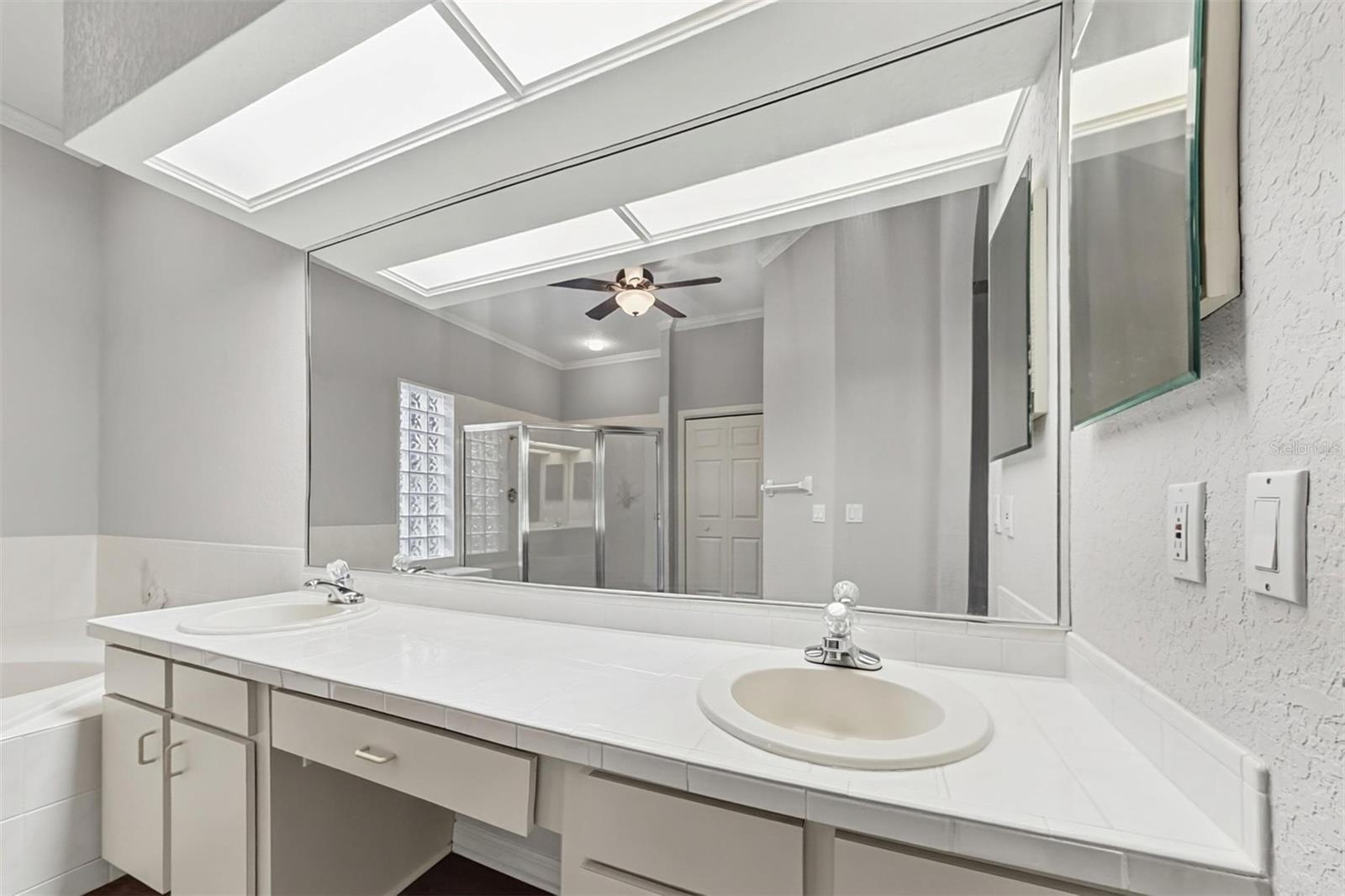 2820 CLUBHOUSE DR — photo 10