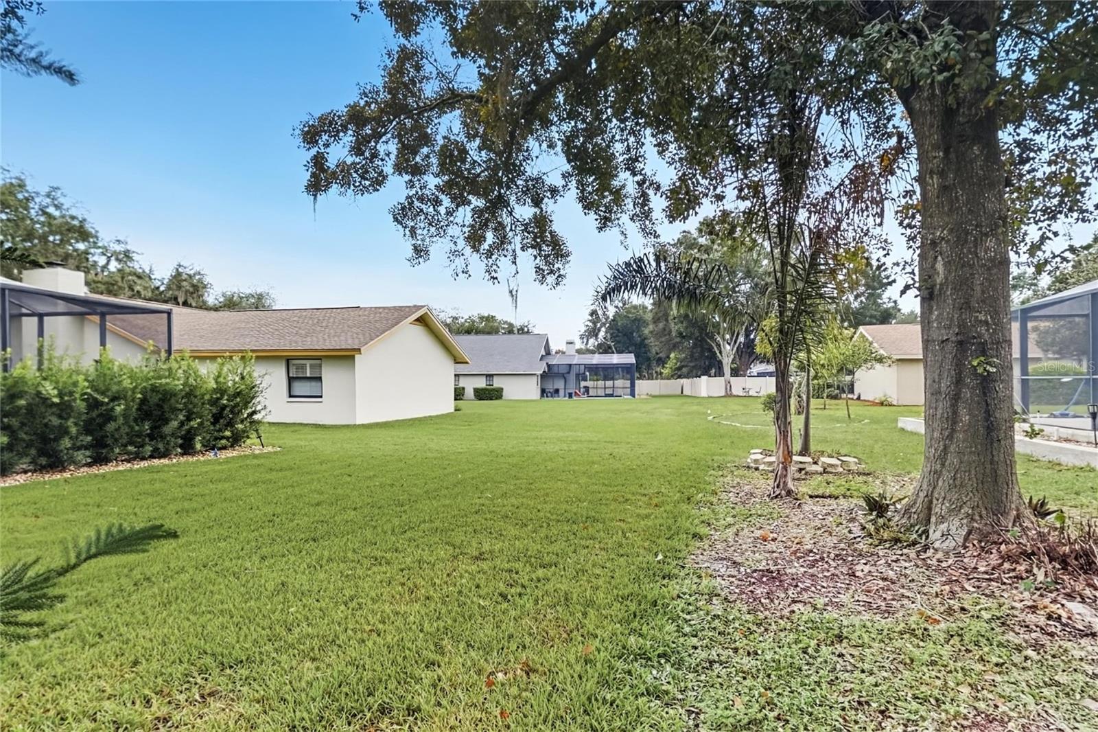 2820 CLUBHOUSE DR — photo 18