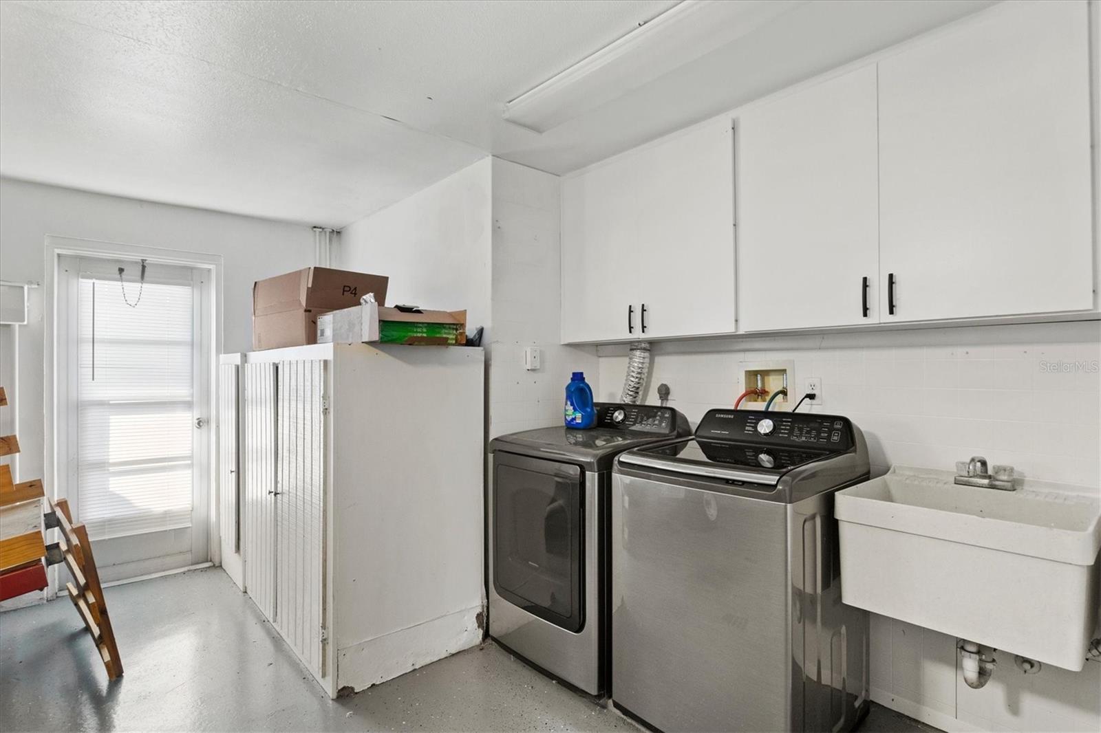 204 MONET DR — photo 38